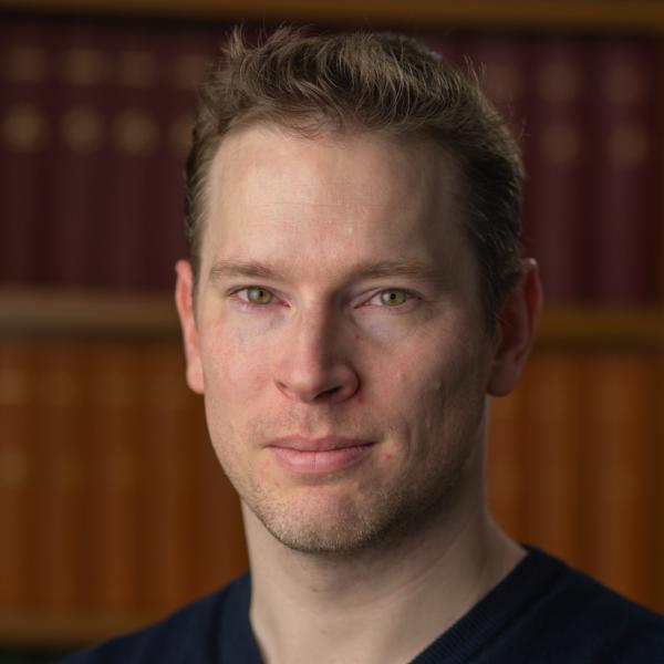 Portrait photo of Jeff