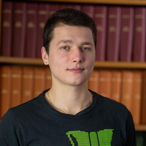 Portrait photo of Miklos Kralik